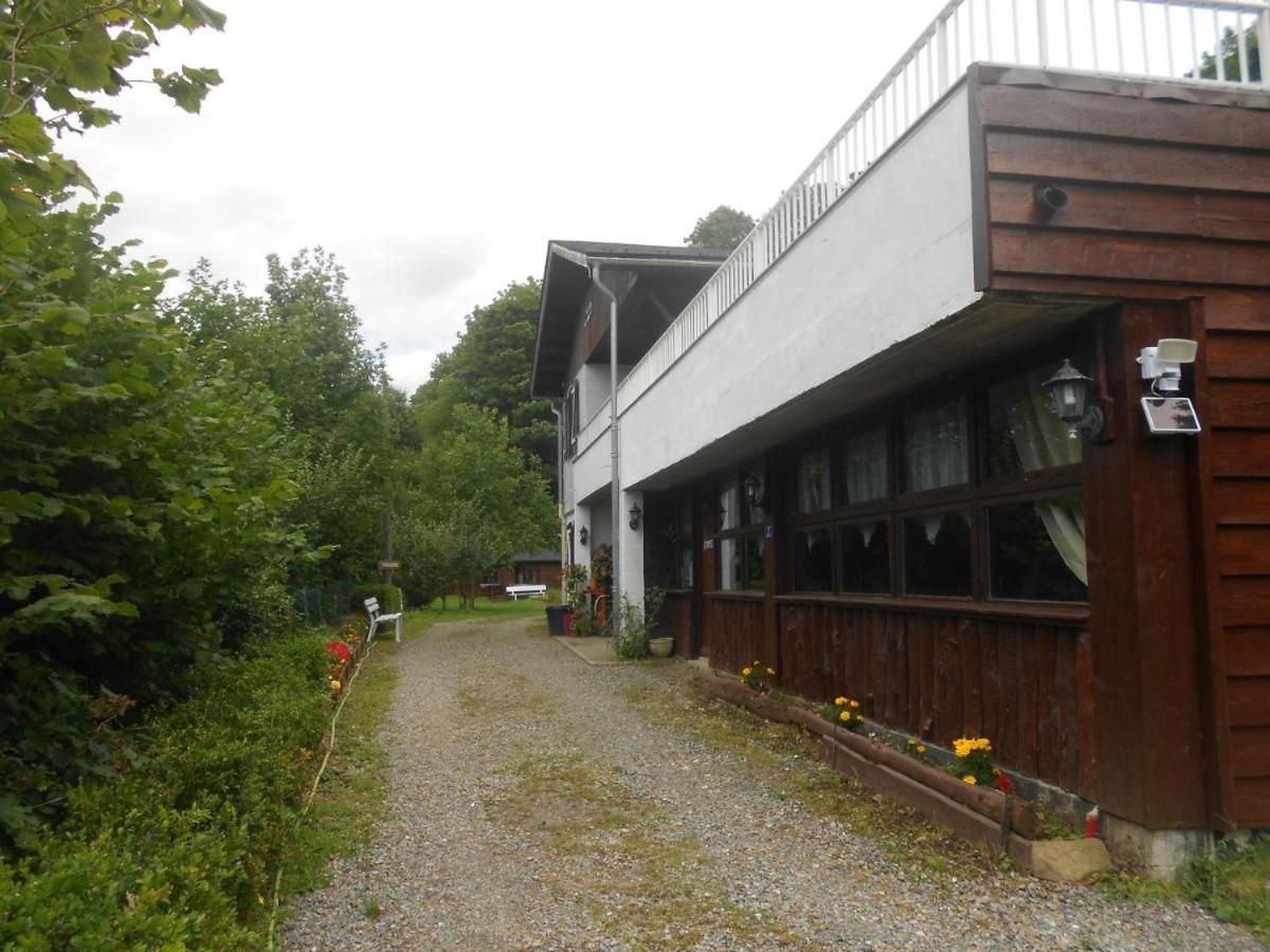 "Le Maloya" Chalets Independants -Chambre Balneo - Relais Motards Лакон Экстерьер фото