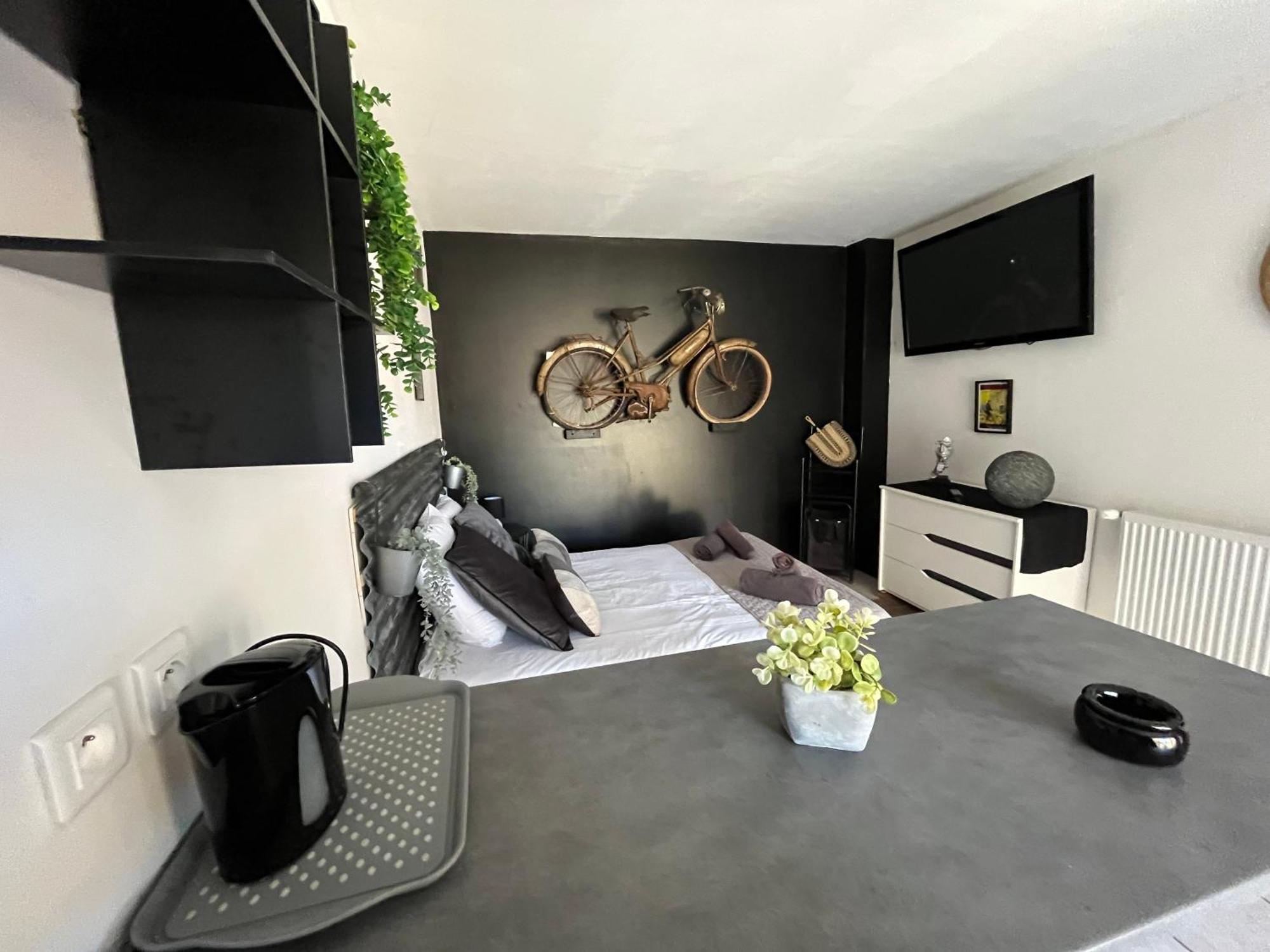 "Le Maloya" Chalets Independants -Chambre Balneo - Relais Motards Лакон Экстерьер фото