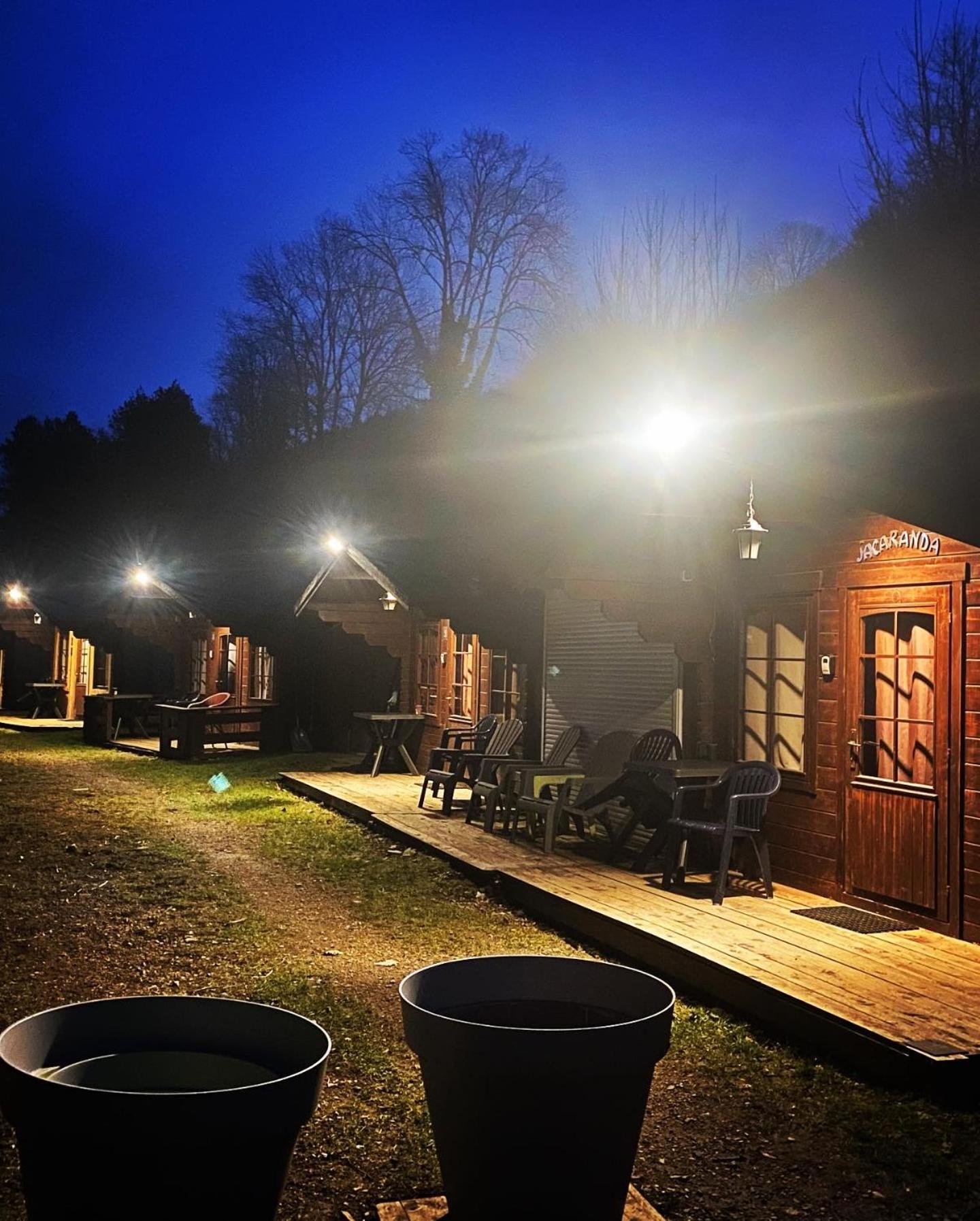 "Le Maloya" Chalets Independants -Chambre Balneo - Relais Motards Лакон Экстерьер фото