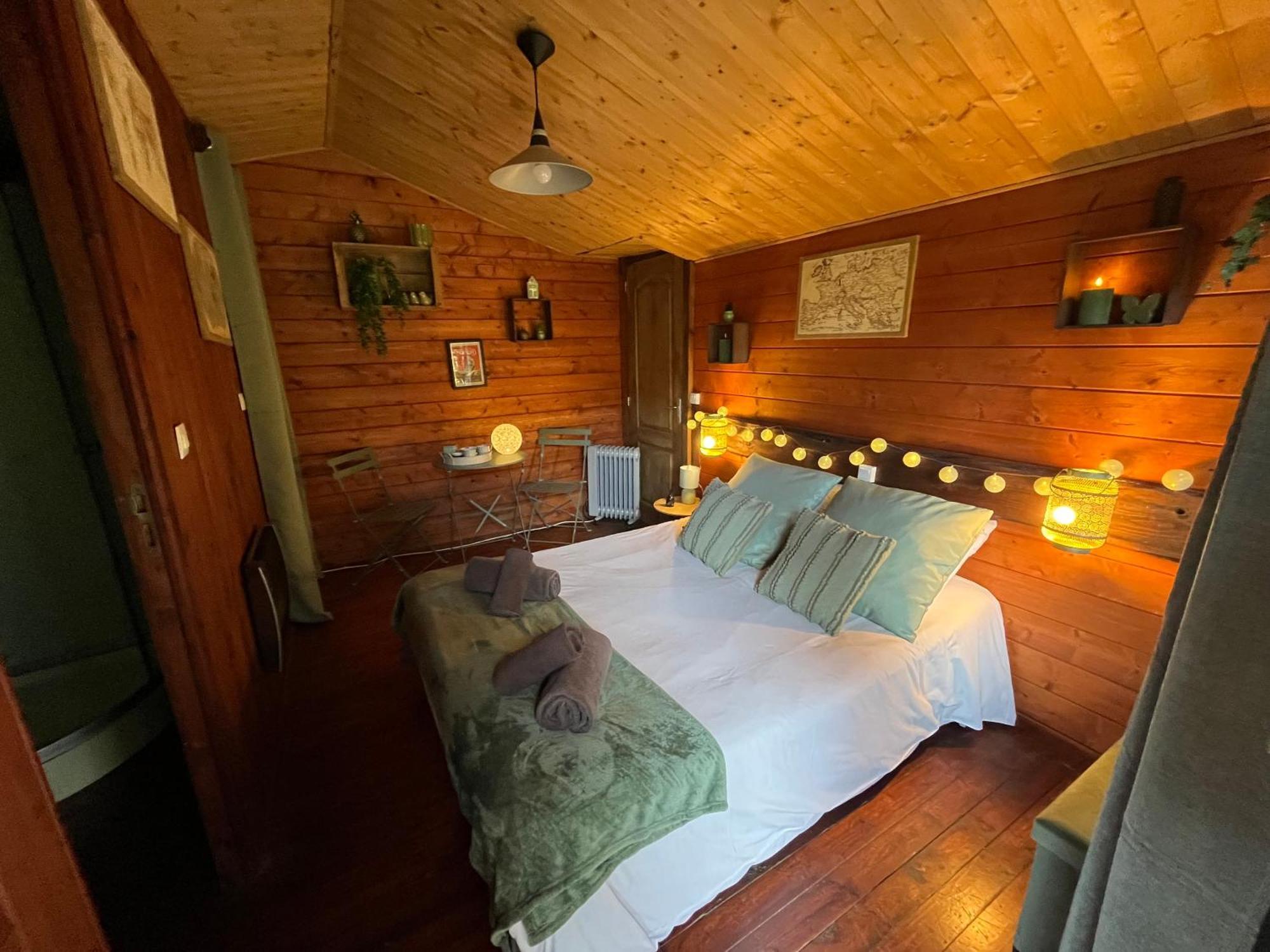 "Le Maloya" Chalets Independants -Chambre Balneo - Relais Motards Лакон Экстерьер фото