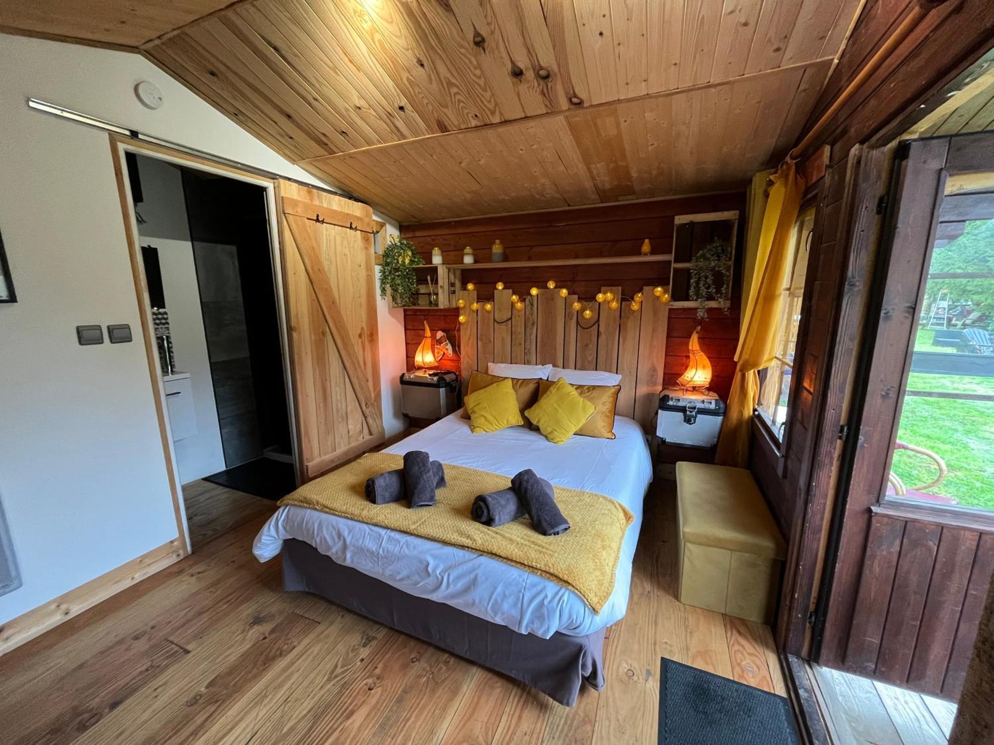"Le Maloya" Chalets Independants -Chambre Balneo - Relais Motards Лакон Экстерьер фото
