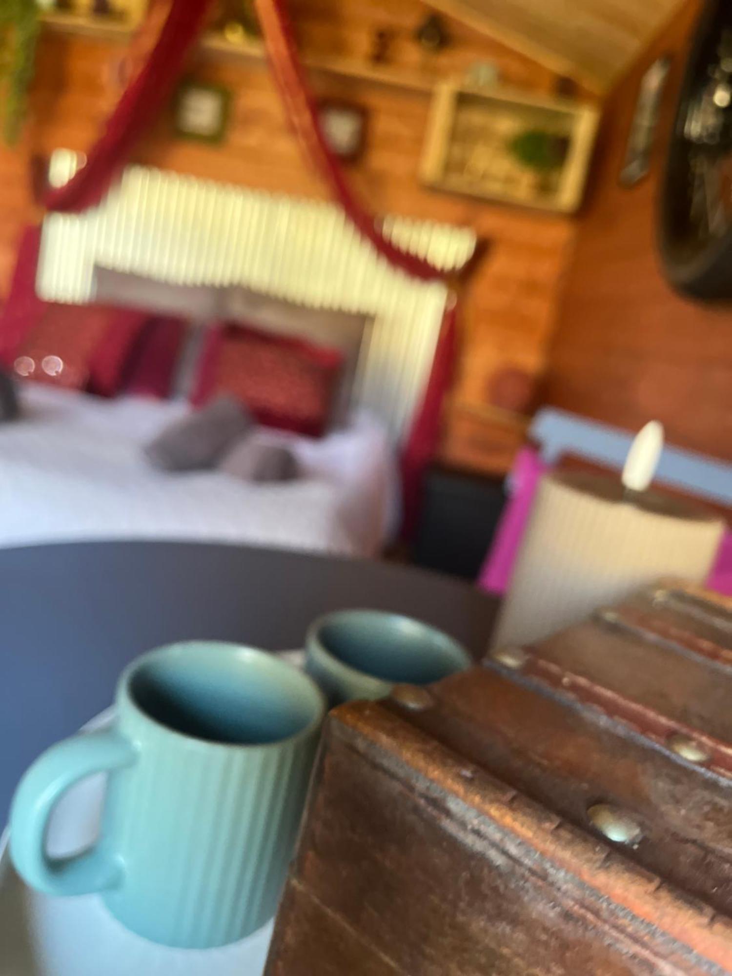 "Le Maloya" Chalets Independants -Chambre Balneo - Relais Motards Лакон Экстерьер фото
