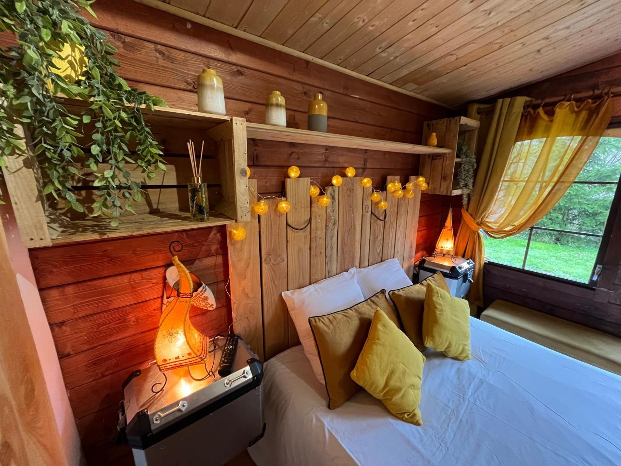 "Le Maloya" Chalets Independants -Chambre Balneo - Relais Motards Лакон Экстерьер фото