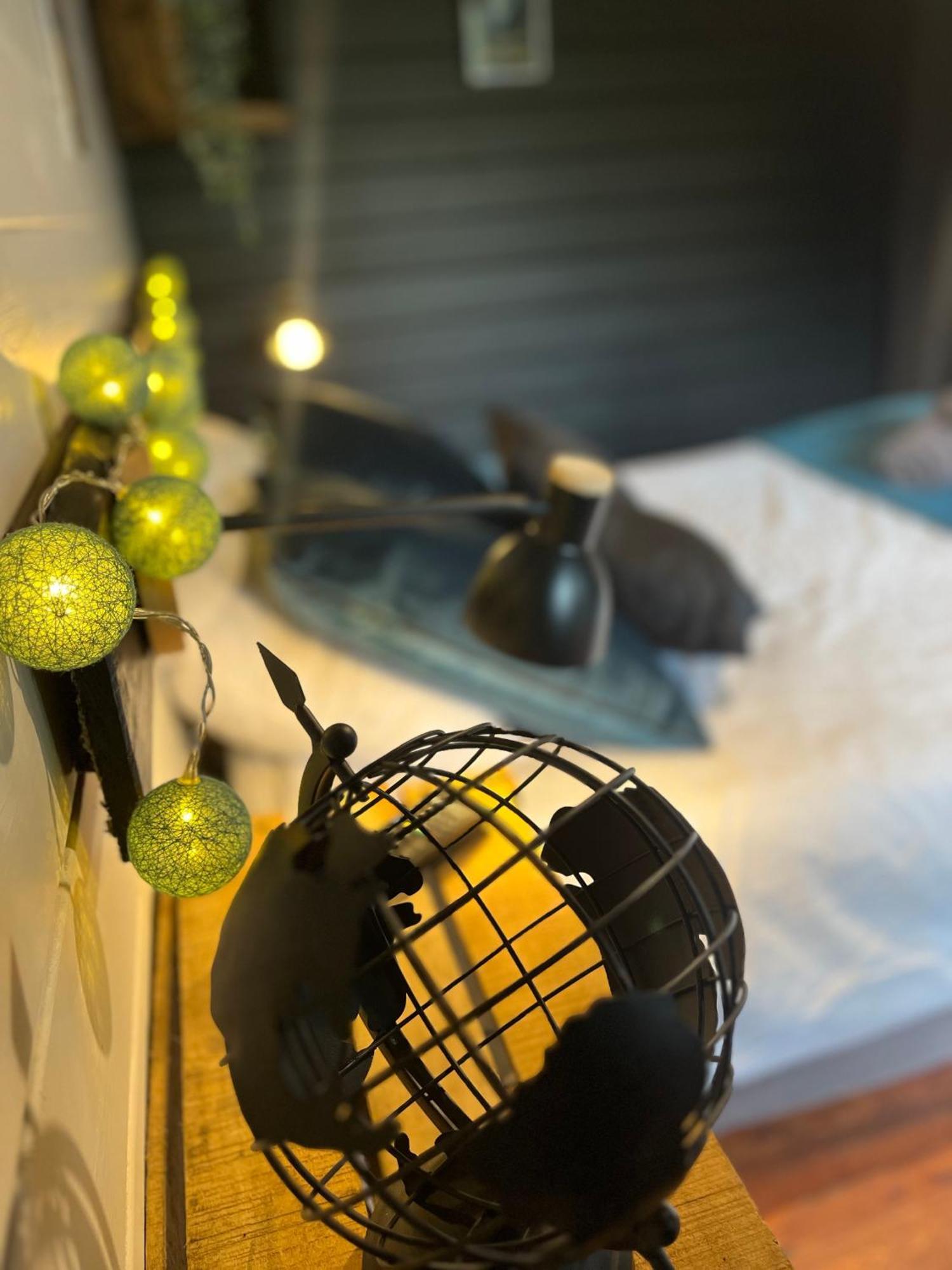 "Le Maloya" Chalets Independants -Chambre Balneo - Relais Motards Лакон Экстерьер фото