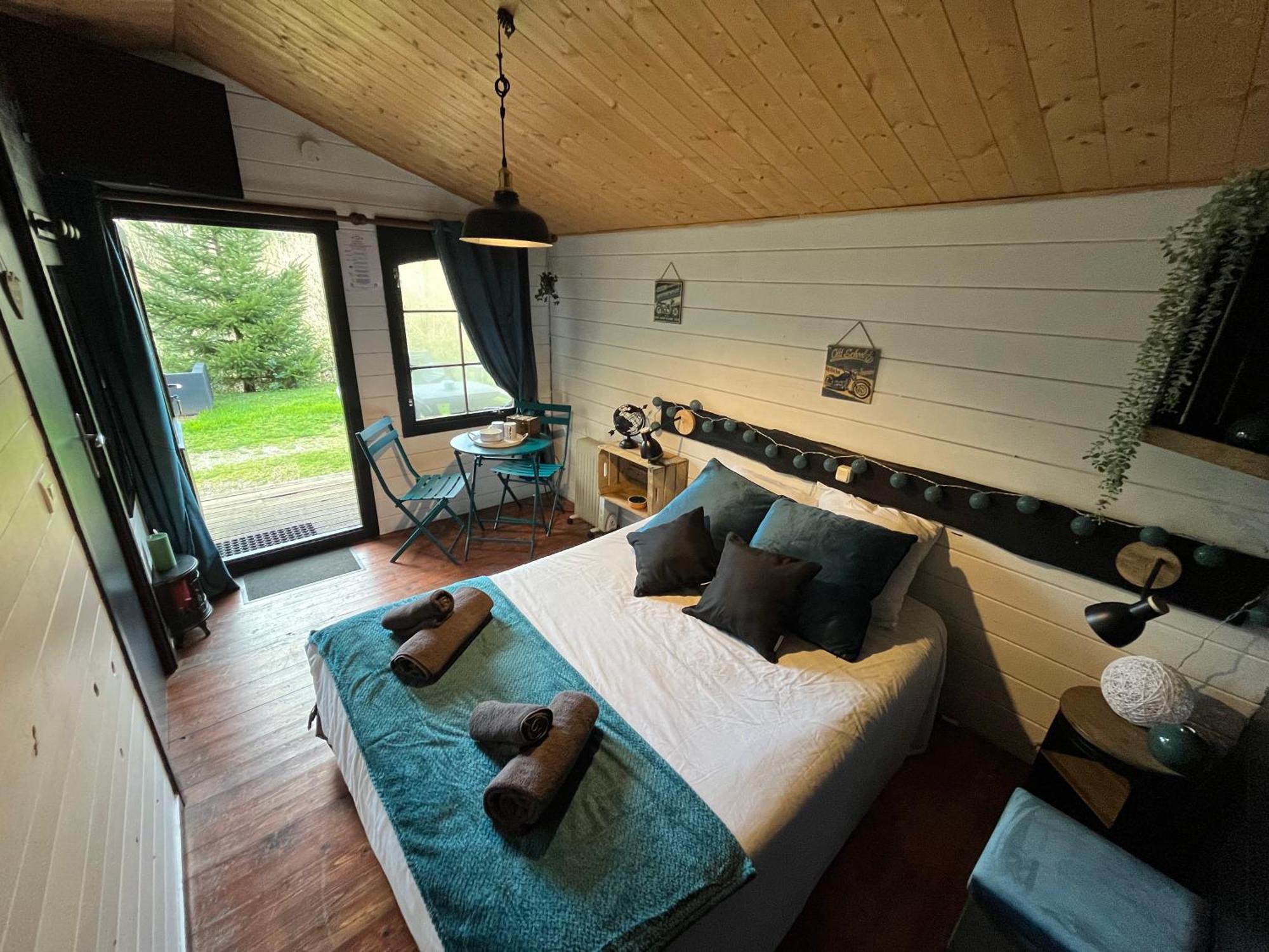 "Le Maloya" Chalets Independants -Chambre Balneo - Relais Motards Лакон Экстерьер фото